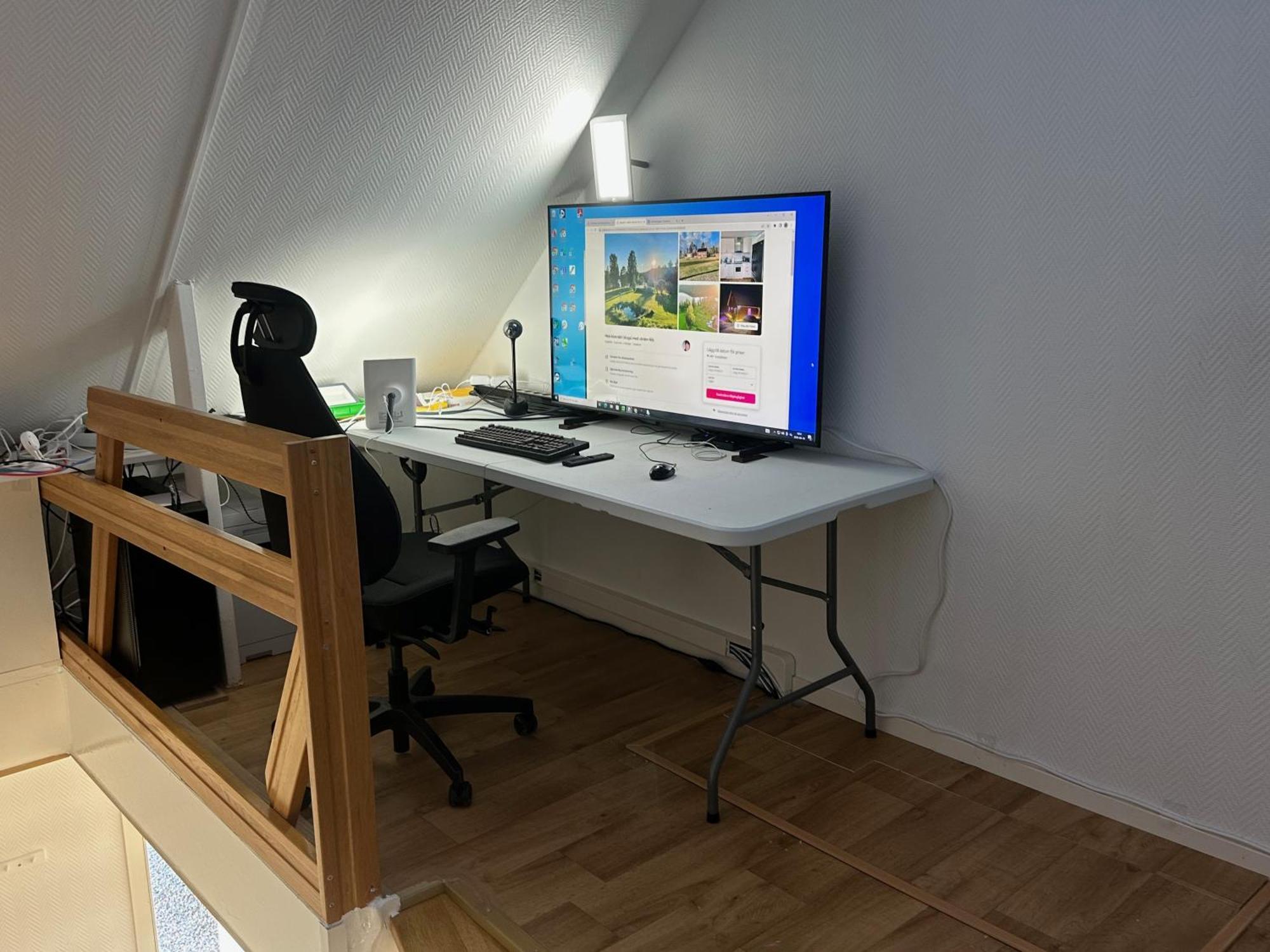 Stuga med sjöutsikt, stor altan, trygg bekvämt modernt Skinnskatteberg Exteriör bild