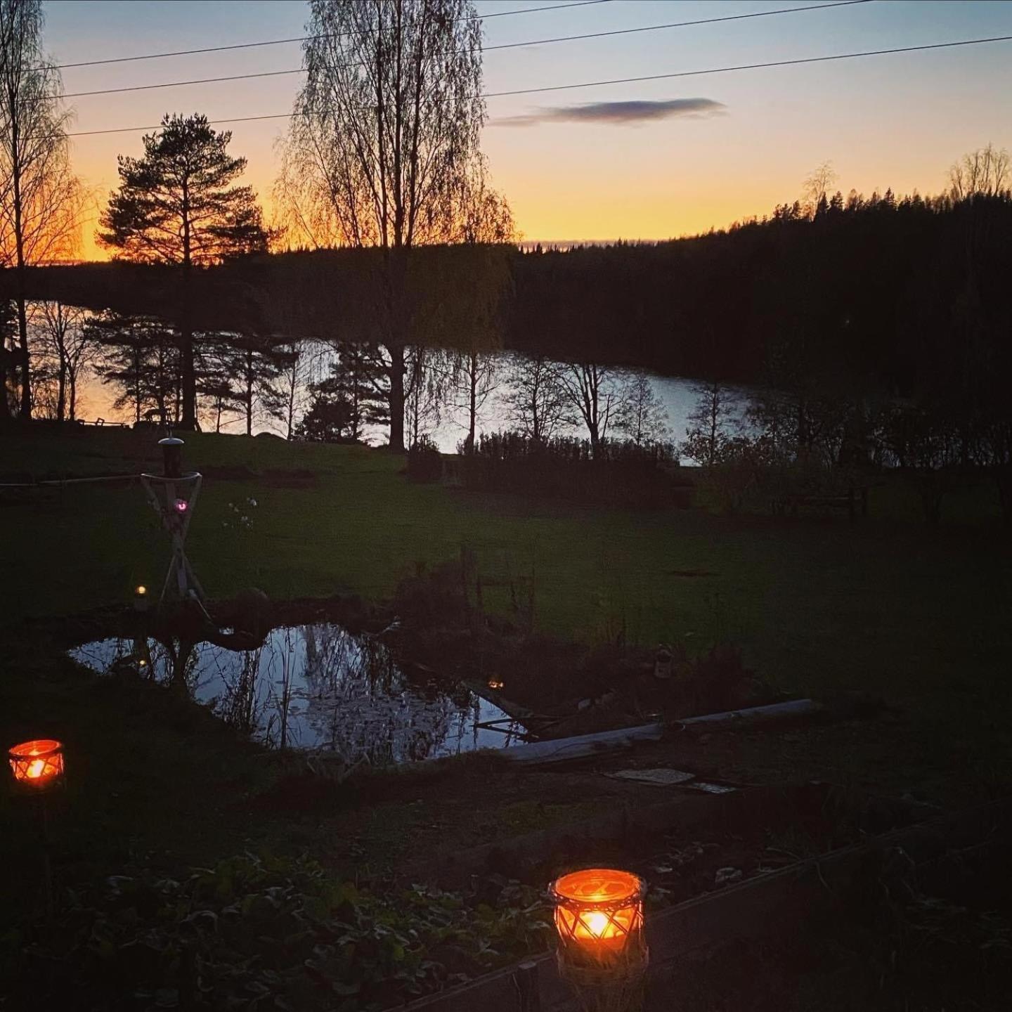 Stuga med sjöutsikt, stor altan, trygg bekvämt modernt Skinnskatteberg Exteriör bild